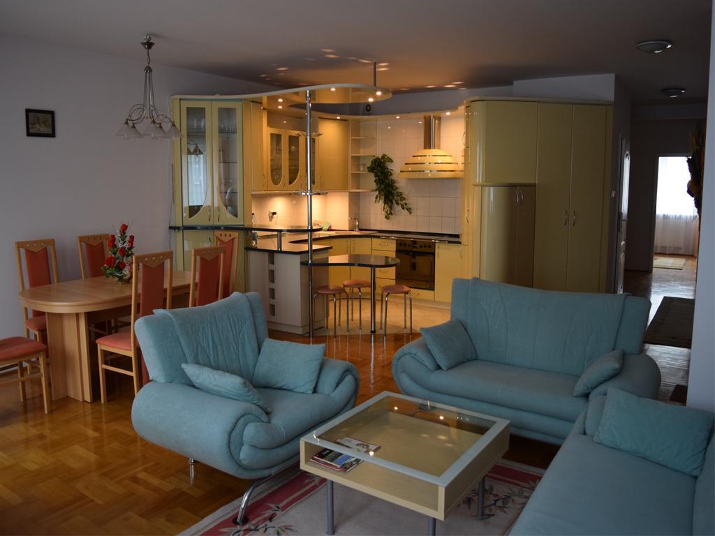DGM Apartment Warsawa Bagian luar foto