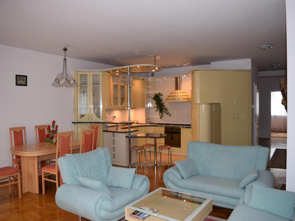 DGM Apartment Warsawa Bagian luar foto